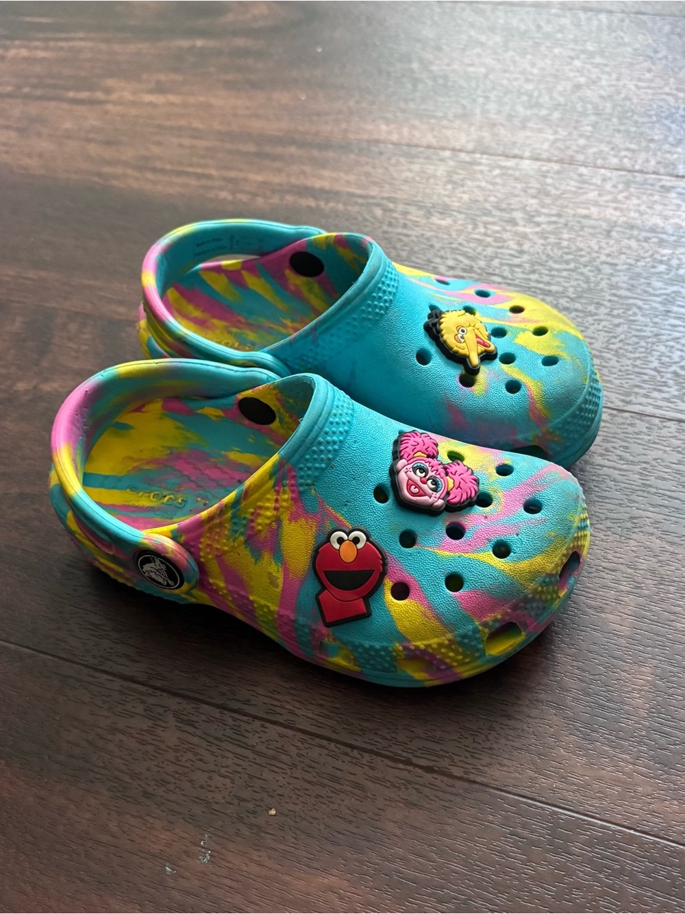 Kids Tie-Dye Blue Slip-On Clogs with Sesame Street Character Charms size 8
